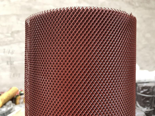प्लेट 11 - 100 मिमी लघु पिच लाल रंग के साथ पीवीसी डुबकी मेष गटर गार्ड